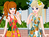 Эльза и Анна в летних нарядах