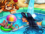 Арабская принцесса в бассейне